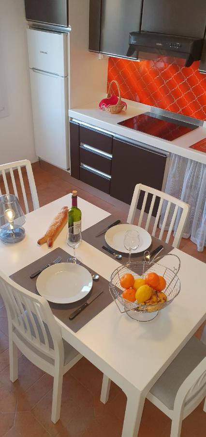 Entier Au Dessus De Villa, Climatisation Reversible Poele A Bois Tres Chaleureux , Wi Fi Parking Privee Gratuit Situation 500 M, Et Centre *