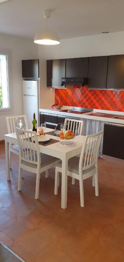 Apartment Entier Au Dessus De Villa, Climatisation Reversible Poele A Bois Tres Chaleureux , Wi Fi Parking Privee Gratuit Situation 500 M, Et Centre